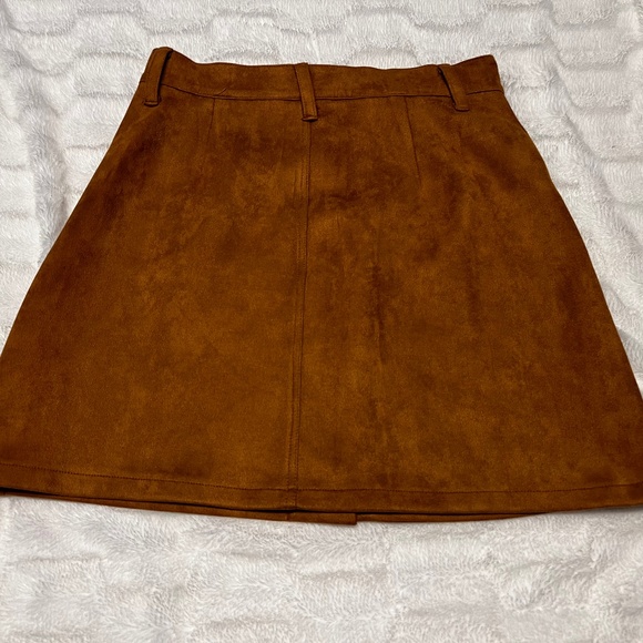 Persun Button Down Faux Suede Skirt (Toffee color) - Picture 5 of 8